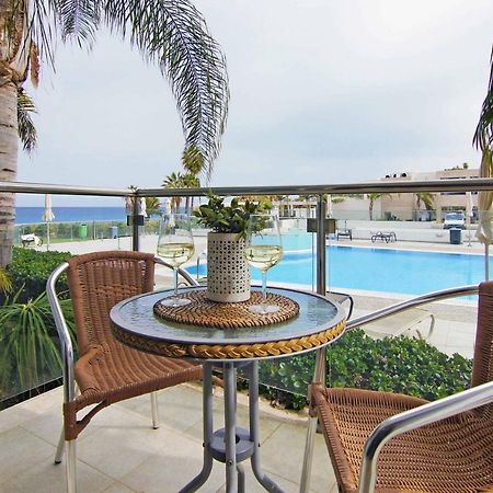 Diana - Coralli Beachfront Apartment Protaras Exterior photo