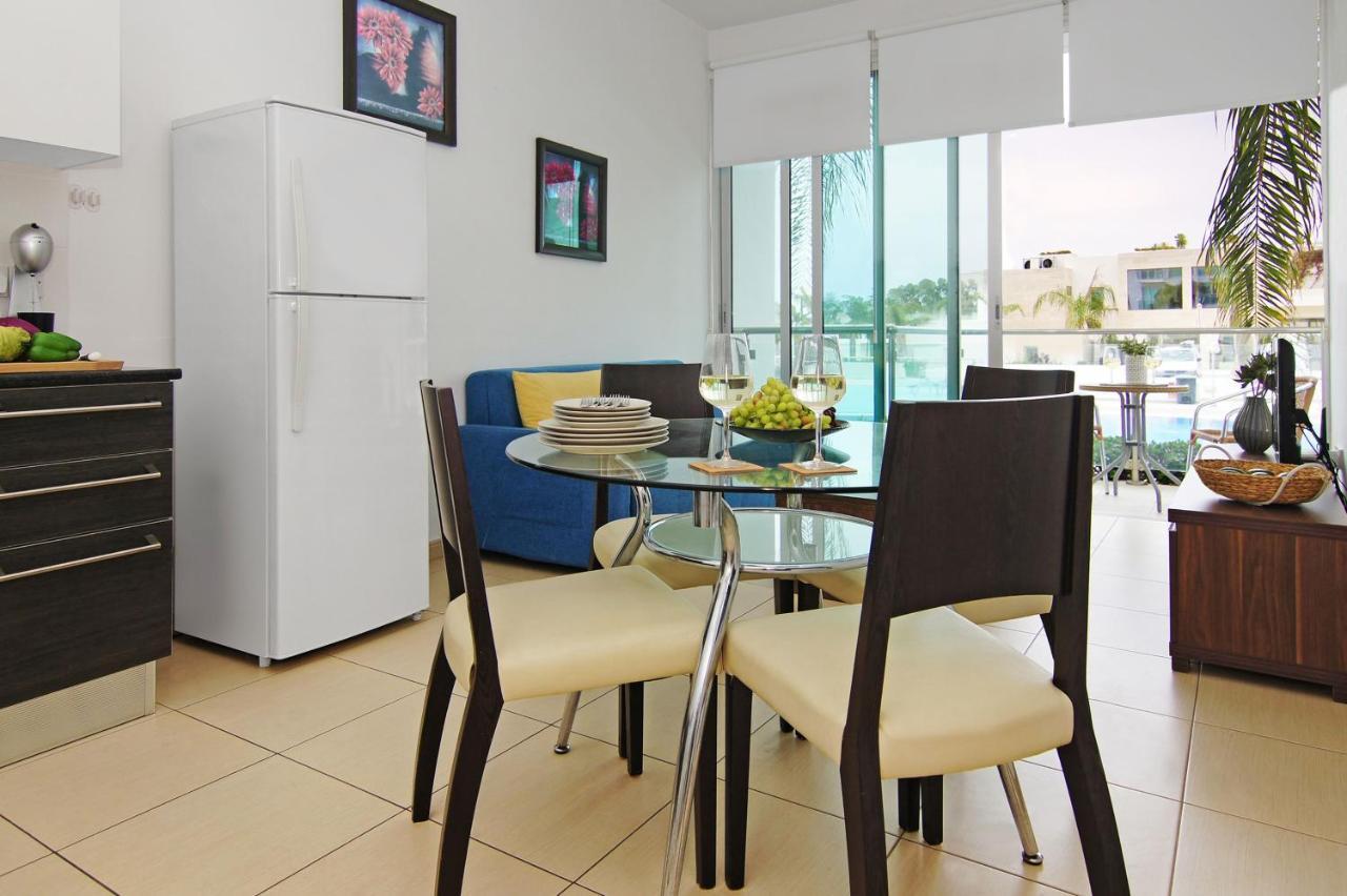 Diana - Coralli Beachfront Apartment Protaras Exterior photo