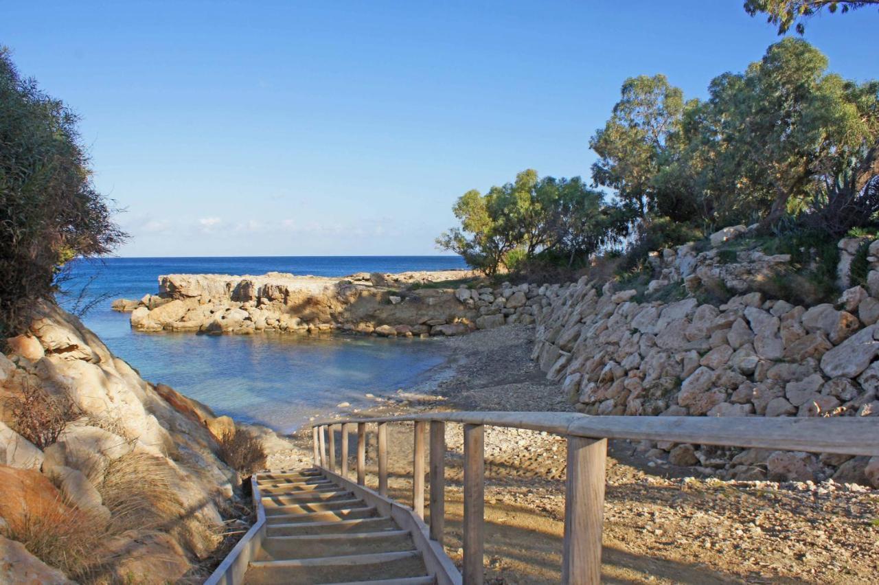 Diana - Coralli Beachfront Apartment Protaras Exterior photo