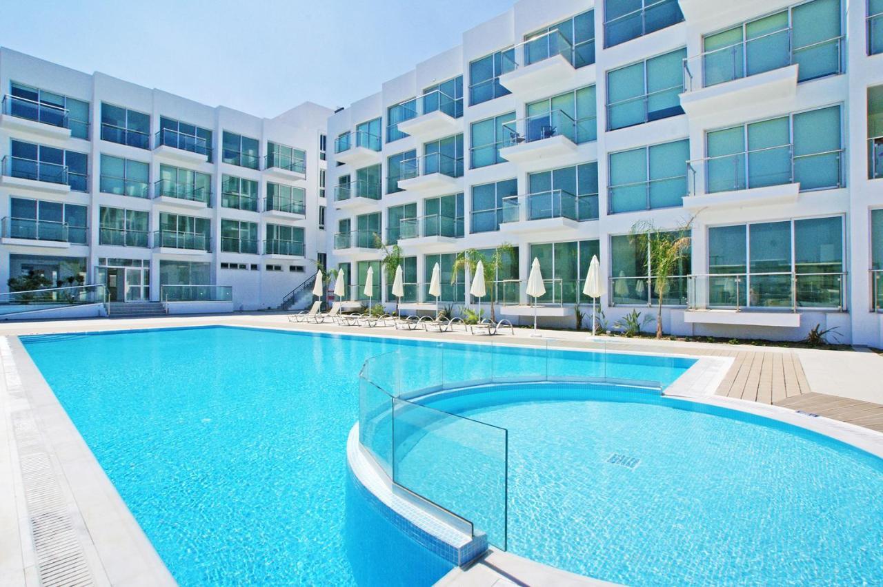 Diana - Coralli Beachfront Apartment Protaras Exterior photo